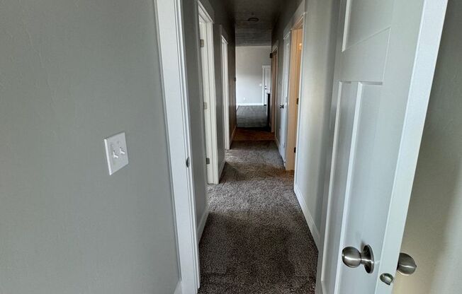 3 beds, 2 baths, $1,675, Unit W303