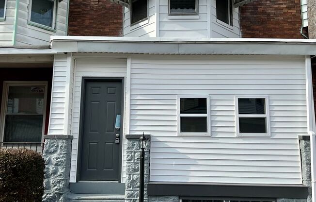 Gorgeous 3-Bedroom Townhouse in West Philadelphia! Available Late April!