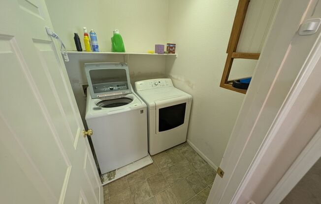 3 beds, 2.5 baths, $2,100