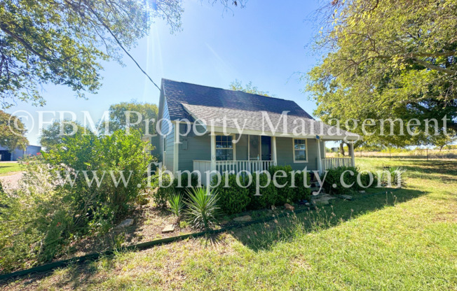 1119 Pluto Rd. - Charming 2 Bedroom, 2 Bathroom Home in Milford, TX!