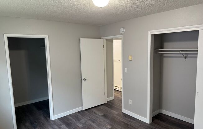 1 bed, 1 bath, 702 sqft, $1,398, Unit 21