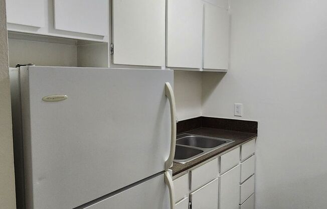 1 bed, 1 bath, 700 sqft, $995, Unit 07A