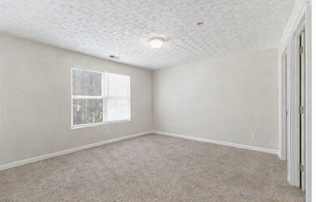 Spacious 2nd Floor Condo in Lithonia, Georgia -- Vouchers Accepted