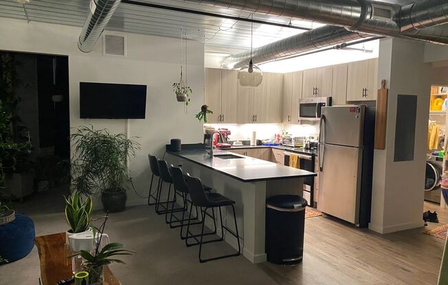 2 beds, 1 bath, 835 sqft, $2,295, Unit Unit 201