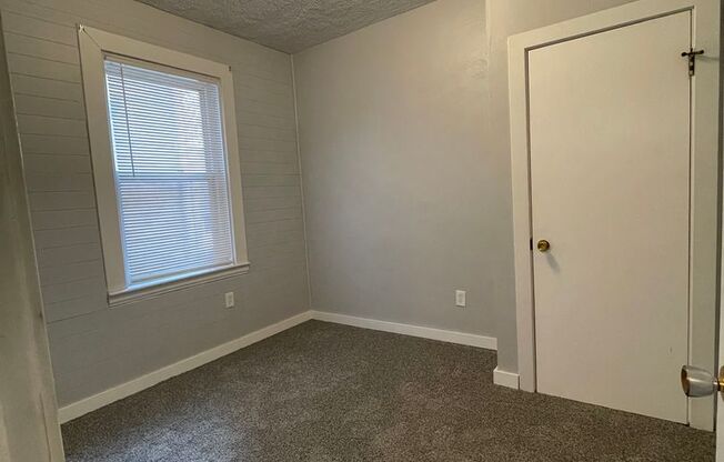 2 beds, 1 bath, 800 sqft, $1,095, Unit Apt 1