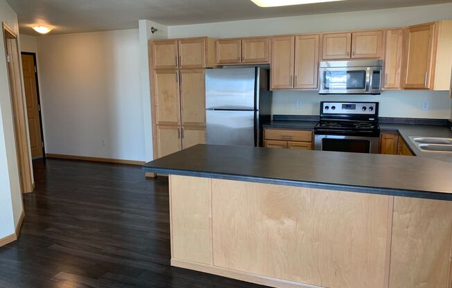 1 bed, 1 bath, 718 sqft, $985, Unit 621-310
