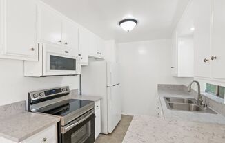 12246 Montana Ave. Across from Brentwood Golf Course!