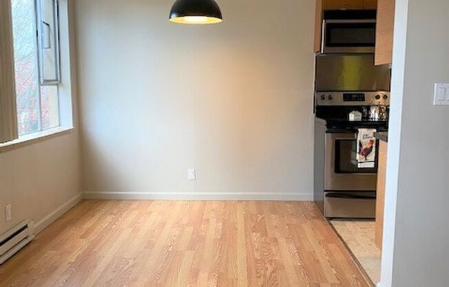 2 beds, 1 bath, 856 sqft, $1,775, Unit 305