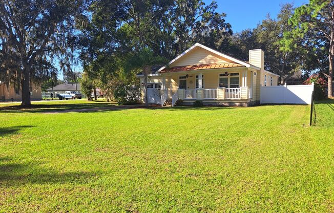 Charming 3/2 Bungalow
