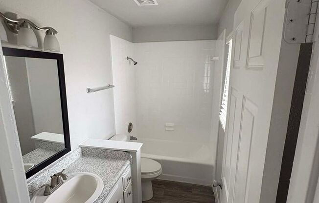 2 beds, 2 baths, 931 sqft, $1,003, Unit 14-1404