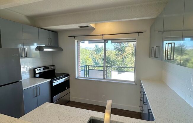 2 beds, 2 baths, $1,799, Unit 502