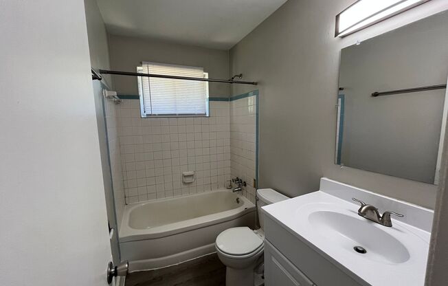 2 beds, 1 bath, 800 sqft, $899, Unit 106