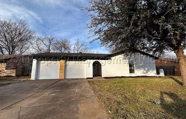 Fully Renovated Home in Ideal location in Arlington