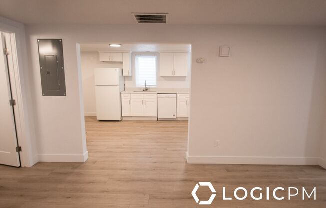 2 beds, 1 bath, 998 sqft, $1,350