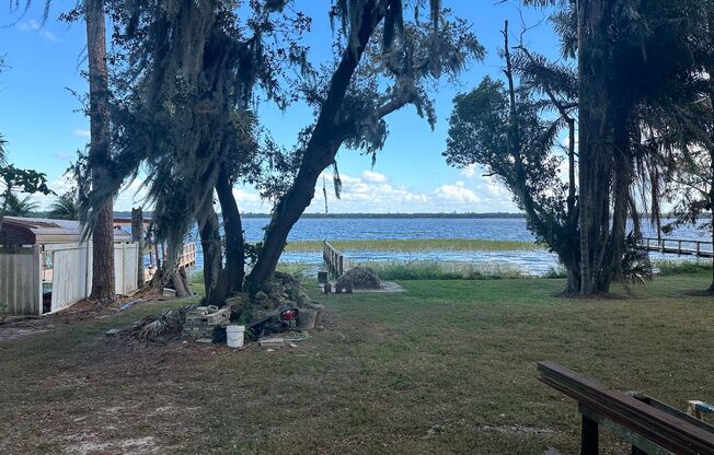 Lakefront cottage