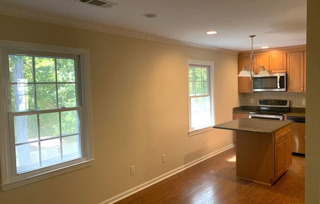 Charming 2 Story home located in the Country Place Subdivision in Matthews NC!