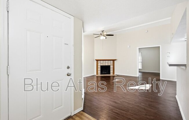 3048 NAVARRO LN