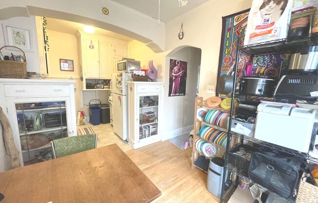1 bed, 1 bath, $1,045, Unit 301