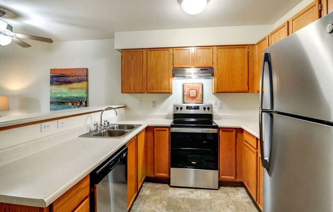 2 beds, 2 baths, 886 sqft, $2,095, Unit H302