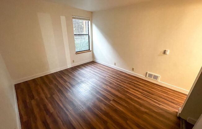 2 beds, 2 baths, 900 sqft, $2,695, Unit 210