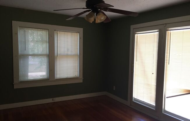 2 beds, 1 bath, $1,250