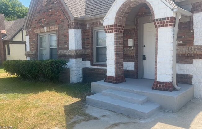 804 Austin St Arlington,76012