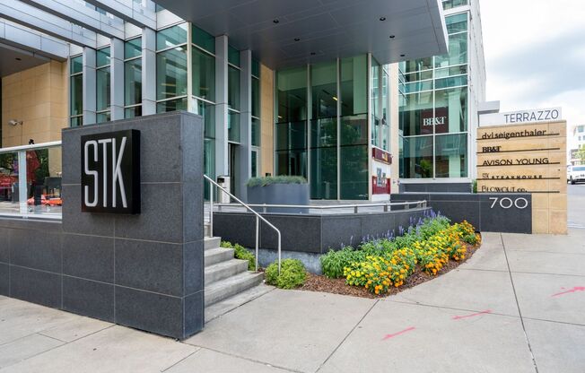 2 beds, 2.5 baths, $3,995, Unit Unit 809