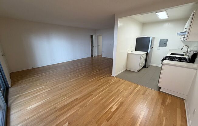 1347 North Poinsettia Place - LLC