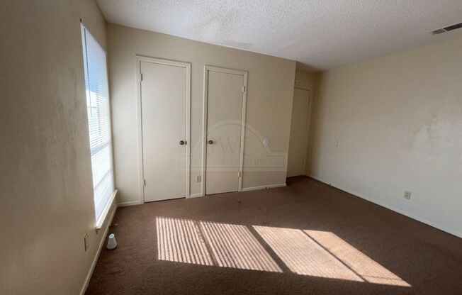 2 beds, 1 bath, $795, Unit 2203 Cascade Unit A