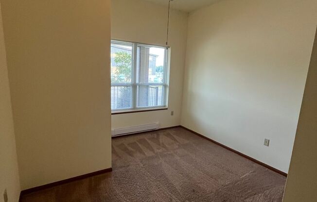1 bed, 1 bath, 725 sqft, $1,325, Unit 113