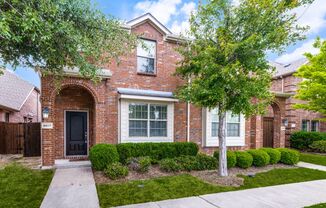 Beautiful 2-Story 3/2.5/2 Townhome in McKinney For Rent!