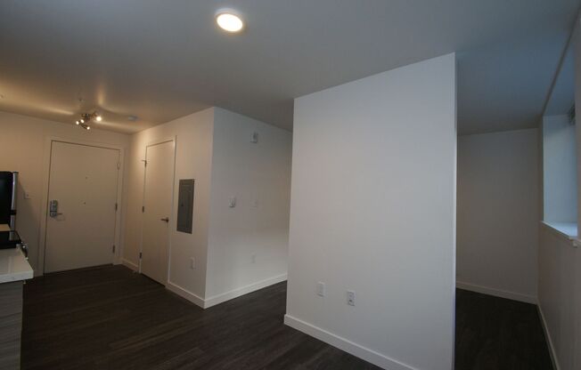Studio, 1 bath, 356 sqft, $1,395, Unit 11 NEW