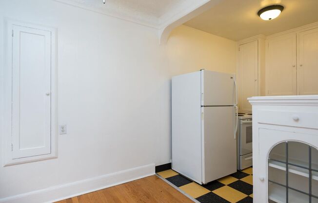 Studio, 1 bath, 485 sqft, $1,195, Unit 406