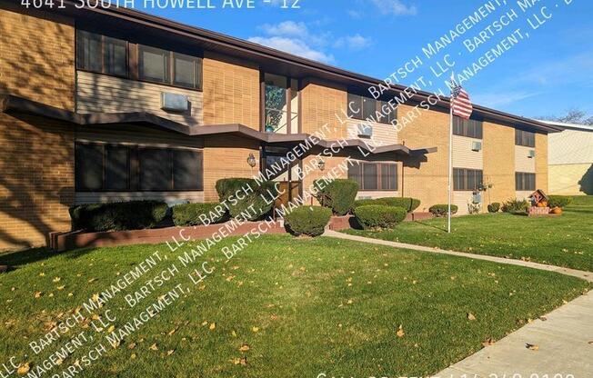 4641 S HOWELL AVE