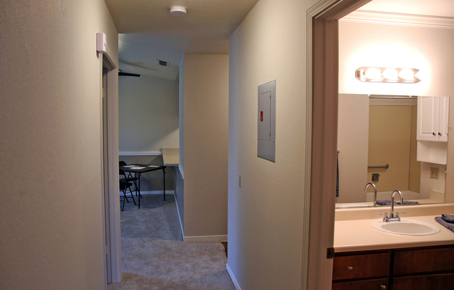 2 beds, 1 bath, $1,675, Unit 10