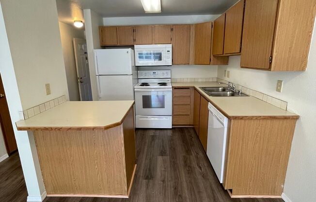 2 beds, 1.5 baths, 900 sqft, $1,550, Unit B105