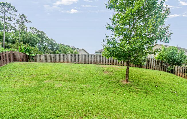 906 SILVER LK DR