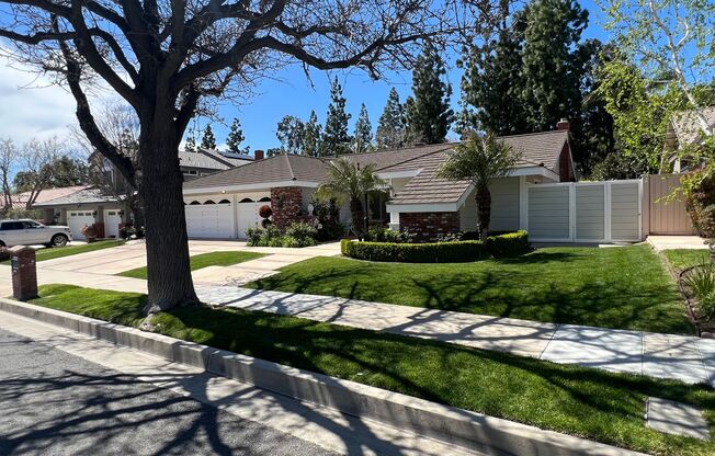 Stunning Single Story 3 Bed plus Den 2.5 Bath Orange Home in Mabury Ranch