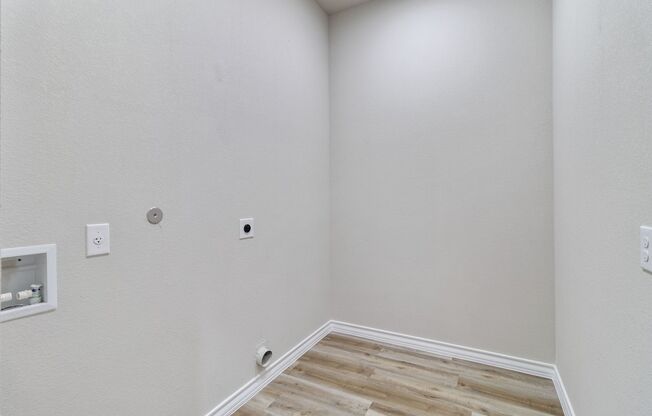 3 beds, 2.5 baths, 1,380 sqft, $1,849, Unit 9193 Dietz Elkhorn Rd Unit 201