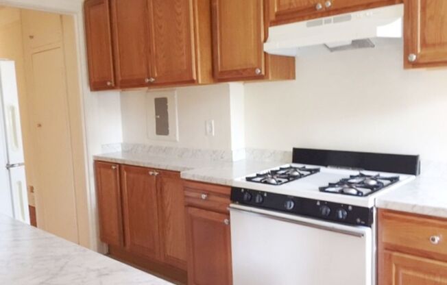 2 beds, 2 baths, 775 sqft, $1,975, Unit 206