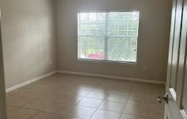 3 beds, 2.5 baths, $1,850