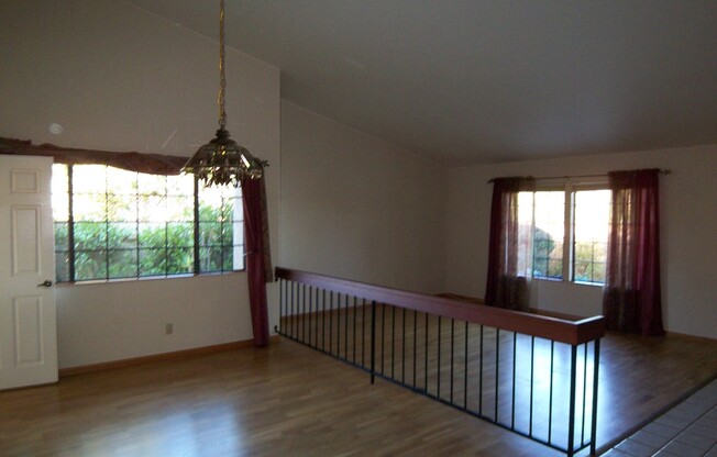 Charming 3Br/2Ba Single Story House W/3 Car Garage in Poway