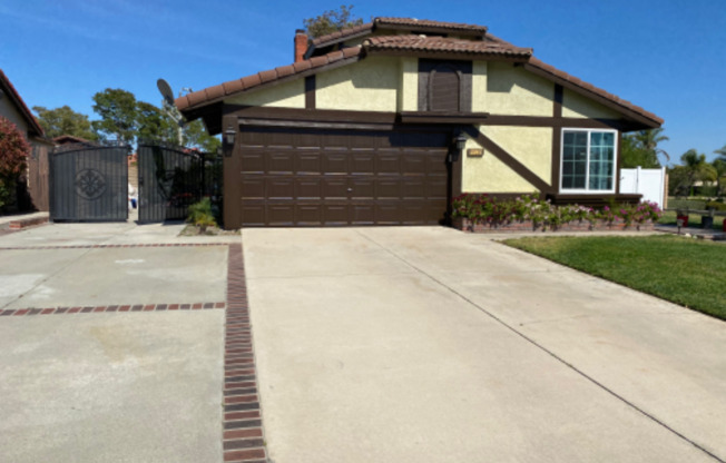 2247 N DRIFTWOOD AVE