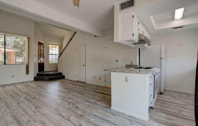 2215 W Augusta Avenue