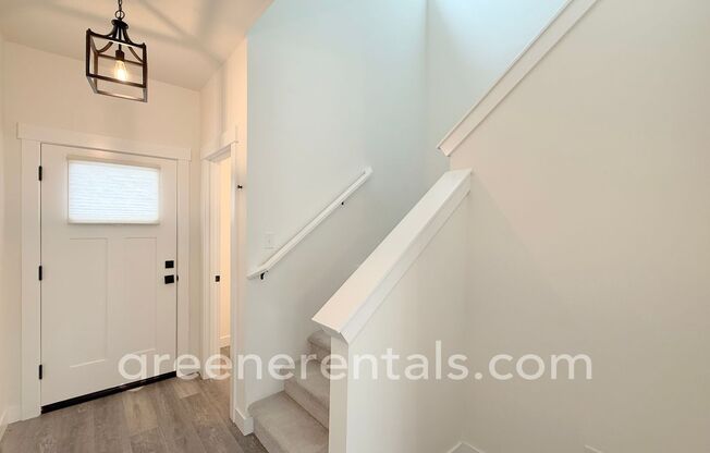 3BR/2.5BA Olympia Townhome