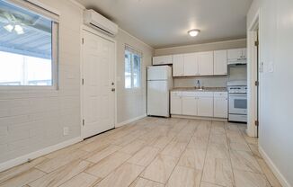 206-216 E Jones