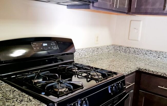 2 beds, 1.5 baths, 1,050 sqft, $2,025, Unit 3347 #101