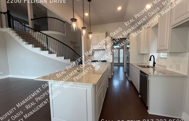 2200 PELICAN DR