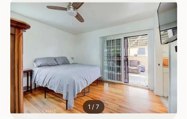 1232 W 109 ST