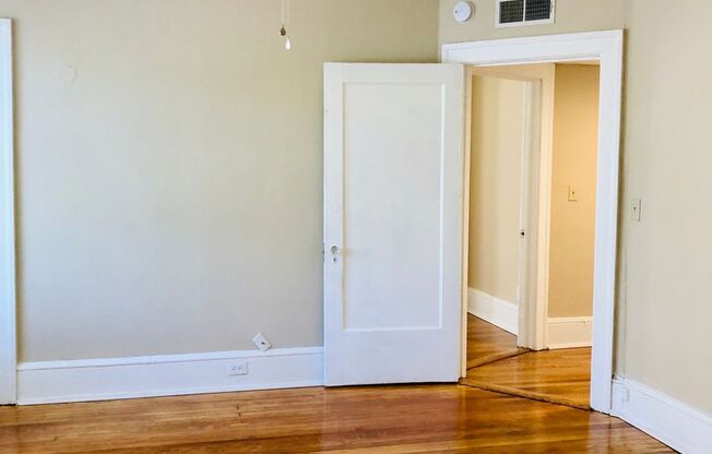 2 beds, 2 baths, 1,350 sqft, $2,600, Unit 934-10